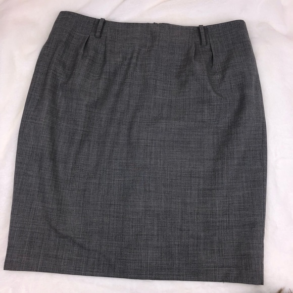 Banana Republic Dresses & Skirts - Banana Republic Pencil Stretch Skirt
